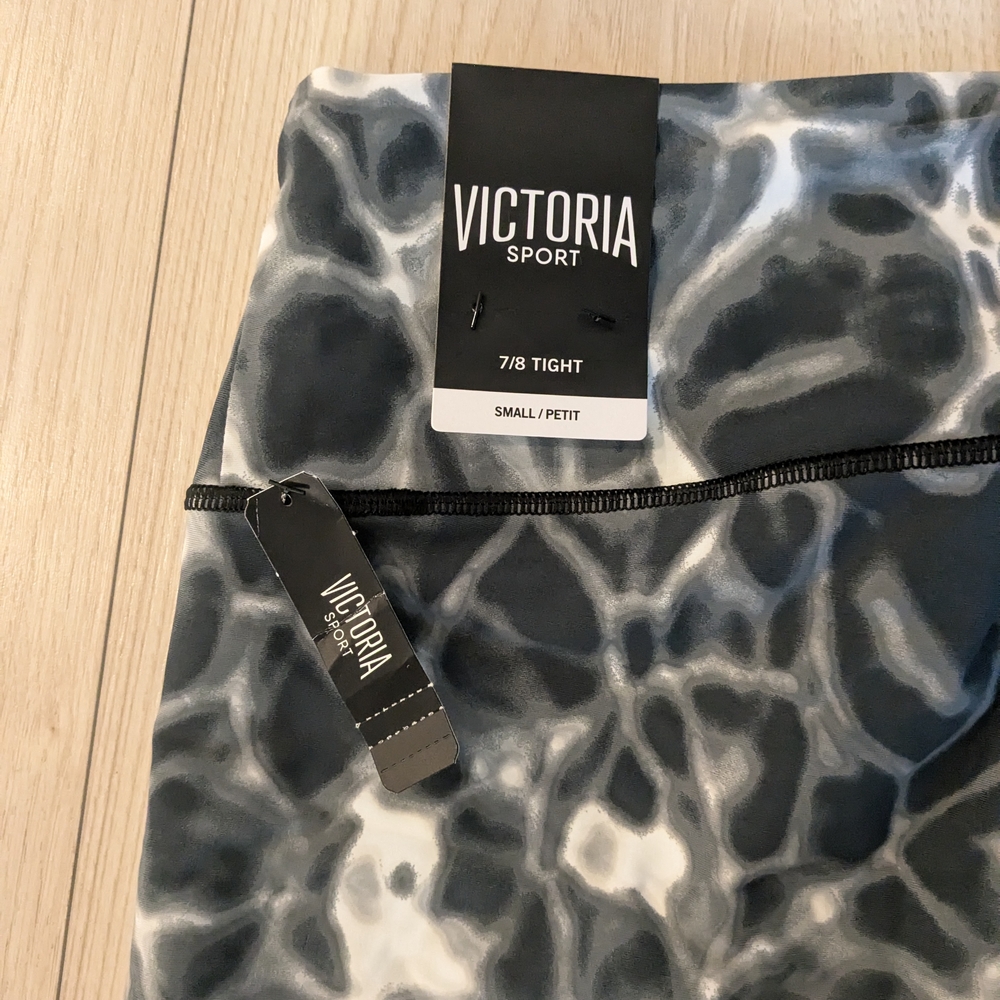 Victoria Sport 7/8 Tight in Black and Gray